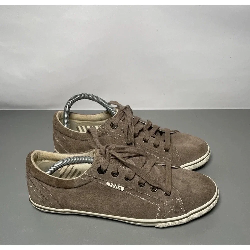 Taos Retro Star Sneakers Womens 9.5 Taupe Suede Low Top Lace Up Comfort Shoes